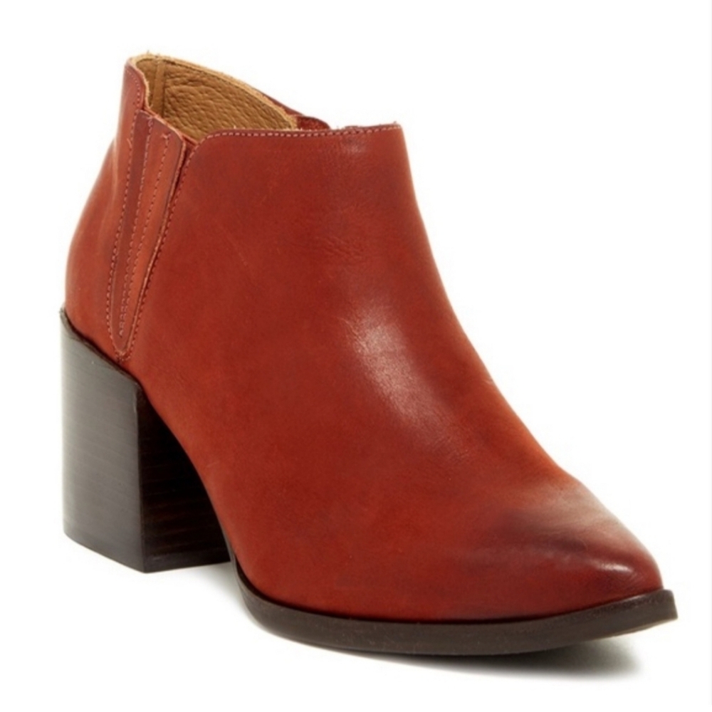 MATISSE Leather 'Victory' booties,  size 9.5